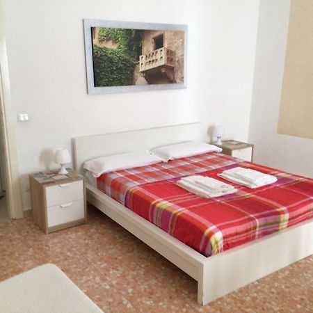 A Due Passi Da Giulietta-Casa Capuleti Lägenhet Verona Exteriör bild