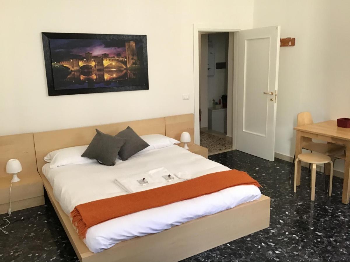 A Due Passi Da Giulietta-Casa Capuleti Lägenhet Verona Exteriör bild